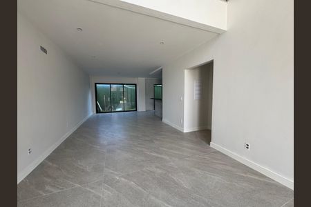 Casa de condomínio à venda com 180m², 4 quartos e 2 vagasSala