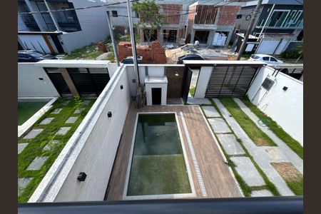 Casa de condomínio à venda com 180m², 4 quartos e 2 vagasSuíte 1 - Varanda - Vista