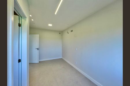 Casa de condomínio à venda com 180m², 4 quartos e 2 vagasSuíte 2