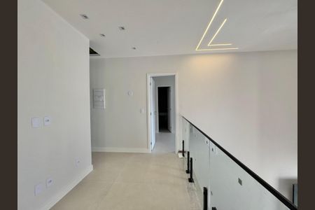 Casa de condomínio à venda com 180m², 4 quartos e 2 vagasHall Íntimo