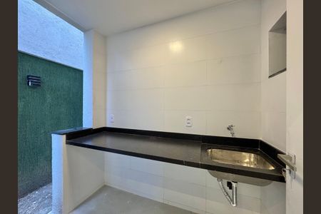 Casa de condomínio à venda com 180m², 4 quartos e 2 vagasÁrea de Serviço