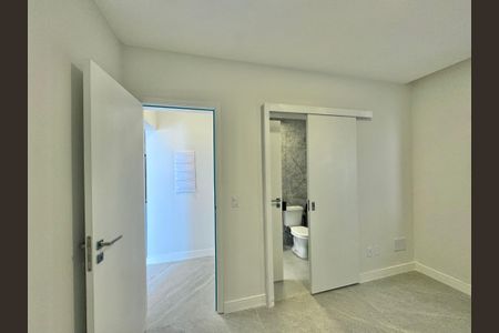 Casa de condomínio à venda com 180m², 4 quartos e 2 vagasSuíte 4