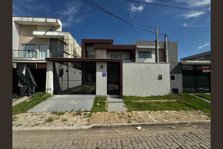 Casa de condomínio à venda com 180m², 4 quartos e 2 vagasFachada