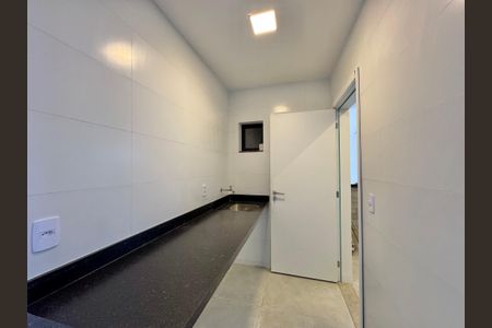 Casa de condomínio à venda com 180m², 4 quartos e 2 vagasÁrea de Serviço