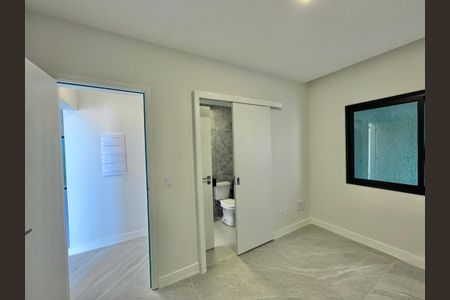 Casa de condomínio à venda com 180m², 4 quartos e 2 vagasSuíte 4