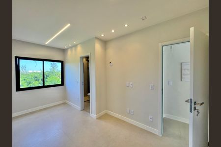 Casa de condomínio à venda com 180m², 4 quartos e 2 vagasSuíte 2