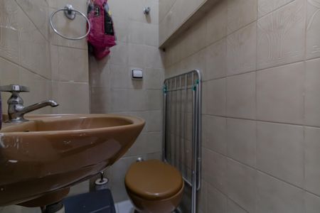 Apartamento à venda com 90m², 3 quartos e sem vaga Apartamento à venda com 90m², 3 quartos e sem vagaBanheiro de Serviço
