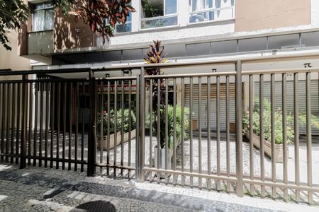 Apartamento à venda com 90m², 3 quartos e sem vaga Apartamento à venda com 90m², 3 quartos e sem vagaEntrada