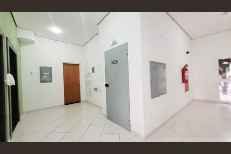 Apartamento à venda com 66m², 2 quartos e 2 vagasHall social