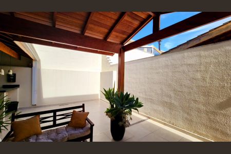 Casa de condomínio à venda com 89m², 3 quartos e 2 vagasQuintal