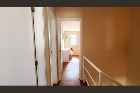 Casa de condomínio à venda com 89m², 3 quartos e 2 vagasCorredor