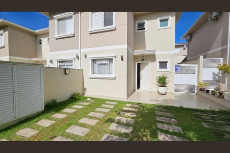 Casa de condomínio à venda com 89m², 3 quartos e 2 vagasFachada