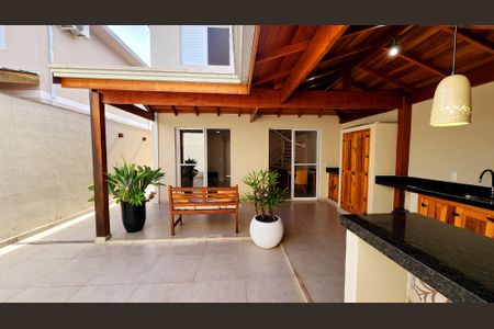 Casa de condomínio à venda com 89m², 3 quartos e 2 vagasQuintal