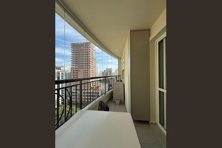 Apartamento para alugar com 70m², 2 quartos e 1 vagaVaranda