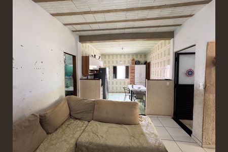 Casa à venda com 305m², 3 quartos e 1 vaga Casa à venda com 305m², 3 quartos e 1 vagaSala