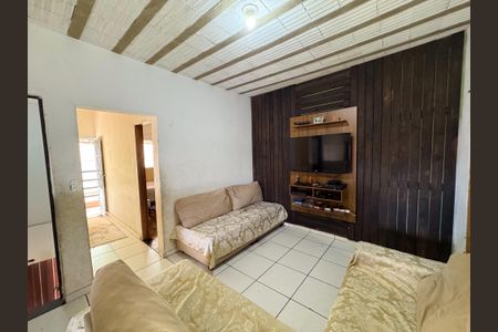 Casa à venda com 305m², 3 quartos e 1 vaga Casa à venda com 305m², 3 quartos e 1 vagaSala