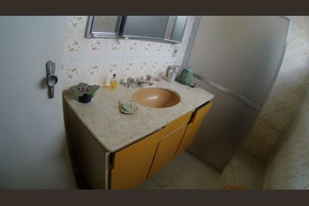 Casa à venda com 175m², 3 quartos e 2 vagasBanheiro