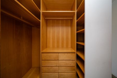 Apartamento para alugar com 250m², 3 quartos e 5 vagasSuíte