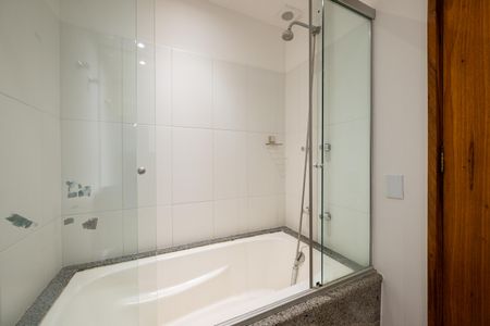 Apartamento para alugar com 250m², 3 quartos e 5 vagasBanheiro