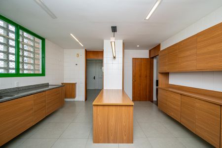 Apartamento para alugar com 250m², 3 quartos e 5 vagasCozinha