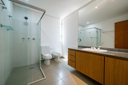 Apartamento para alugar com 250m², 3 quartos e 5 vagasBanheiro da Suíte