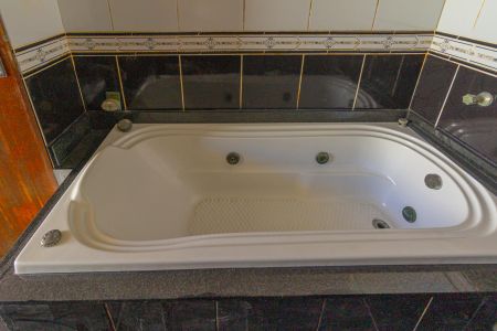 Casa para alugar com 380m², 2 quartos e 2 vagasBanheiro