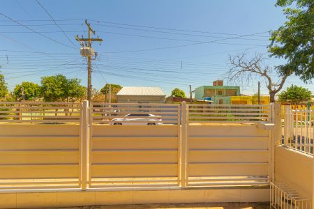 Casa para alugar com 380m², 2 quartos e 2 vagasVista da Sala