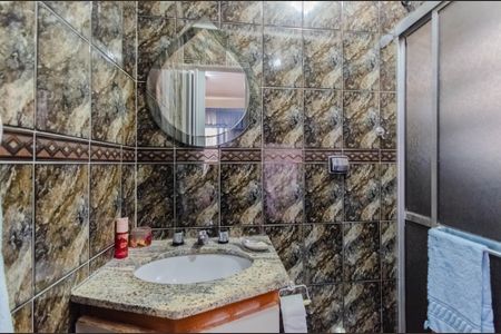 Casa à venda com 170m², 5 quartos e 2 vagasBanheiro da Suíte