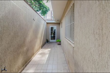Casa à venda com 170m², 5 quartos e 2 vagasCorredor Lateral