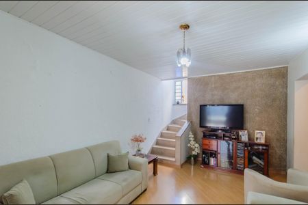 Casa à venda com 170m², 5 quartos e 2 vagasSala