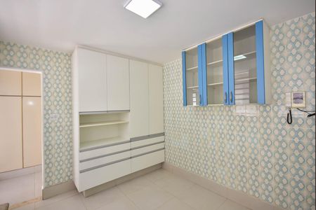 Casa à venda com 170m², 3 quartos e 2 vagasCozinha