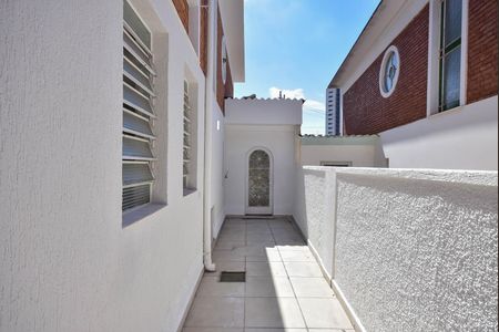 Casa à venda com 170m², 3 quartos e 2 vagasLateral
