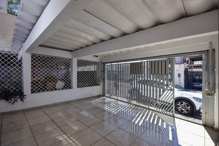 Casa à venda com 170m², 3 quartos e 2 vagasGaragem