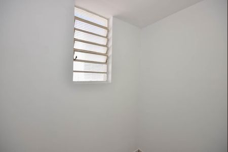 Casa à venda com 170m², 3 quartos e 2 vagasQuarto de Serviço