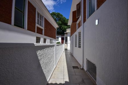 Casa à venda com 170m², 3 quartos e 2 vagasLateral