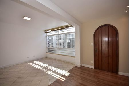 Casa à venda com 170m², 3 quartos e 2 vagasSala