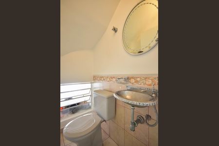 Casa à venda com 170m², 3 quartos e 2 vagasLavabo