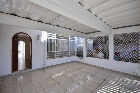Casa à venda com 170m², 3 quartos e 2 vagasGaragem