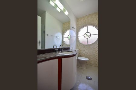 Casa à venda com 170m², 3 quartos e 2 vagasBanheiro