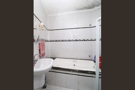 Casa para alugar com 100m², 2 quartos e sem vagaBanheiro da Suíte