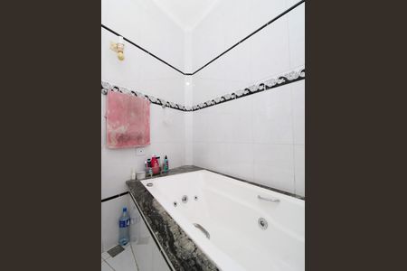 Casa para alugar com 100m², 2 quartos e sem vagaBanheiro da Suíte