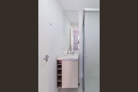 Apartamento à venda com 75m², 2 quartos e 2 vagas Apartamento à venda com 75m², 2 quartos e 2 vagasBanheiro da suíte