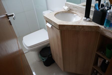 Casa de condomínio à venda com 217m², 3 quartos e 2 vagasBanheiro