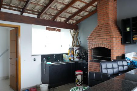 Casa de condomínio à venda com 217m², 3 quartos e 2 vagasChurrasqueira