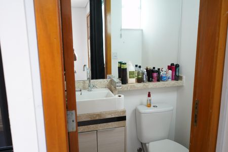 Casa de condomínio à venda com 217m², 3 quartos e 2 vagasBanheiro