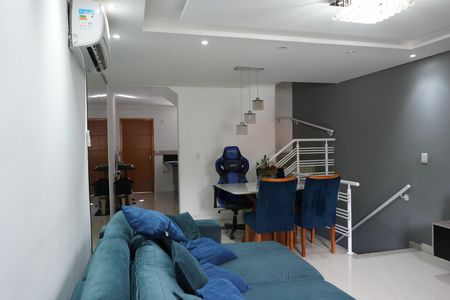 Casa de condomínio à venda com 217m², 3 quartos e 2 vagasSala