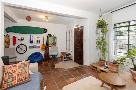 Casa à venda com 130m², 3 quartos e 2 vagasSala