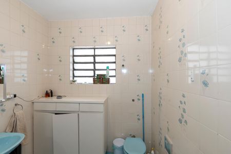 Casa à venda com 130m², 3 quartos e 2 vagasBanheiro