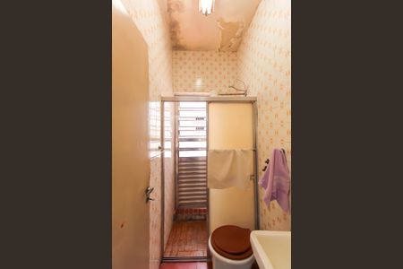 Casa à venda com 240m², 3 quartos e 3 vagasBanheiro 2