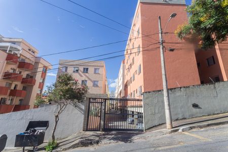 Apartamento para alugar com 69m², 2 quartos e 1 vaga Apartamento para alugar com 69m², 2 quartos e 1 vagaFachada